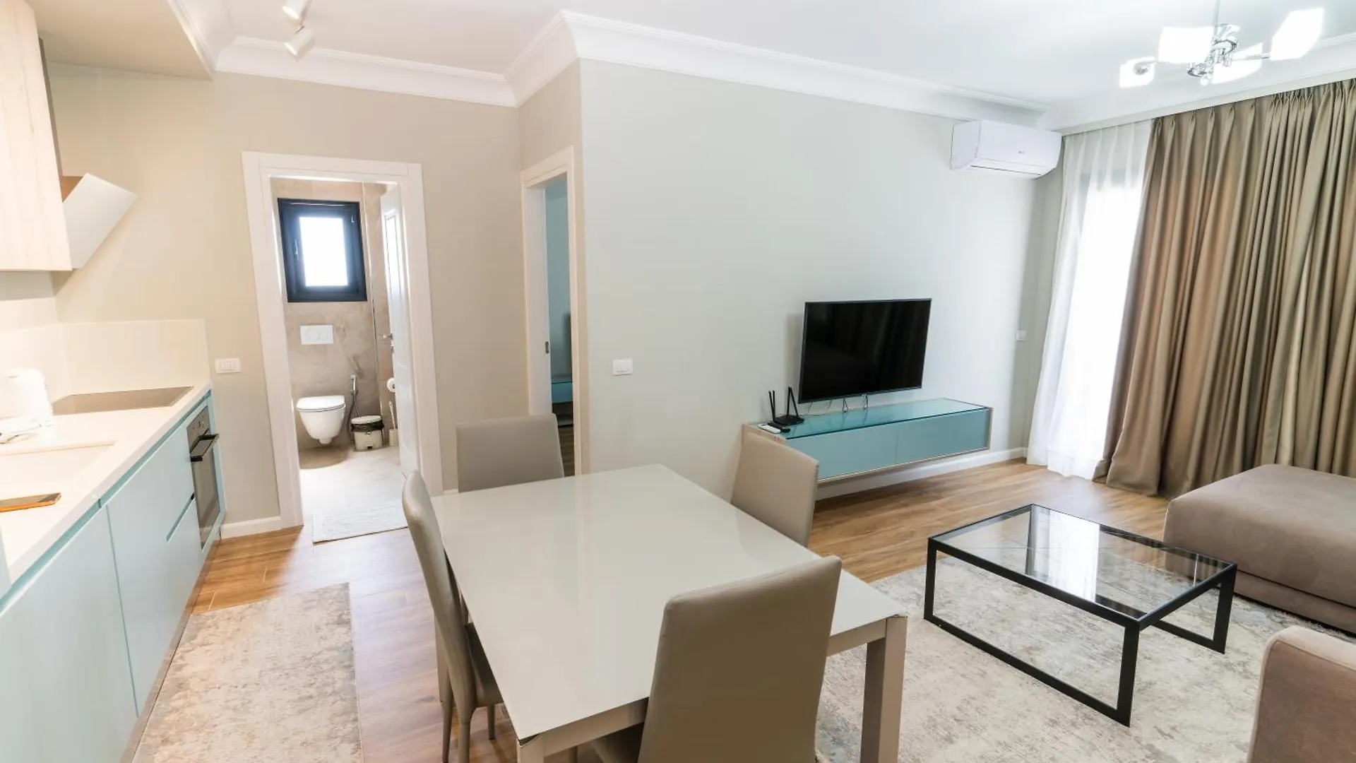 Blissful Apartments Sarandë 0*,